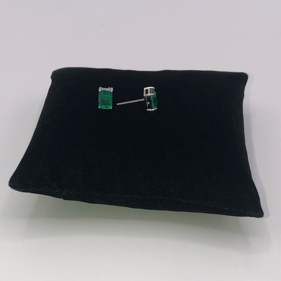 1ct Emerald Earrings - Picture 6 of 13